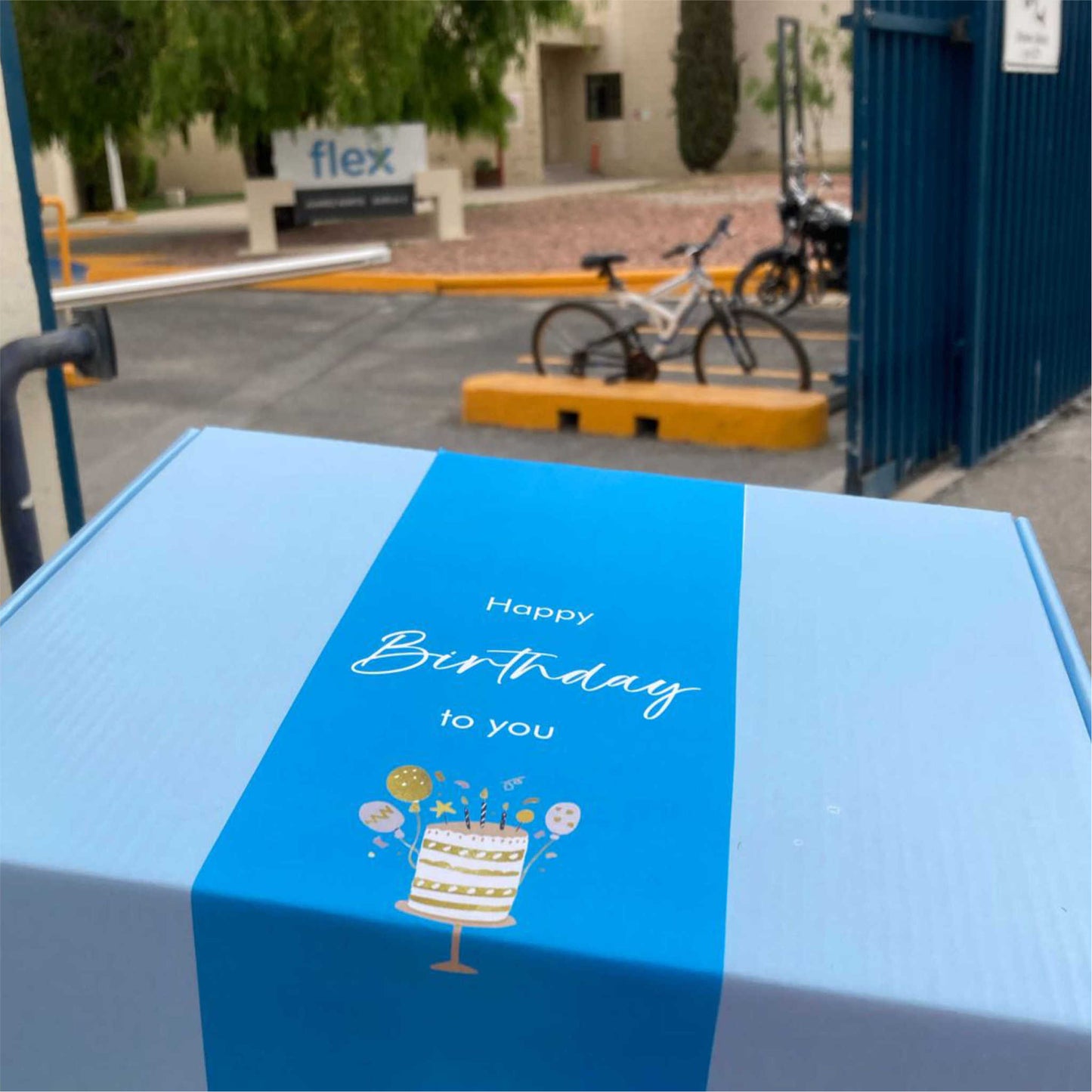Box Birthday Color: Desayuno Sorpresa de Cumpleaños Personalizado