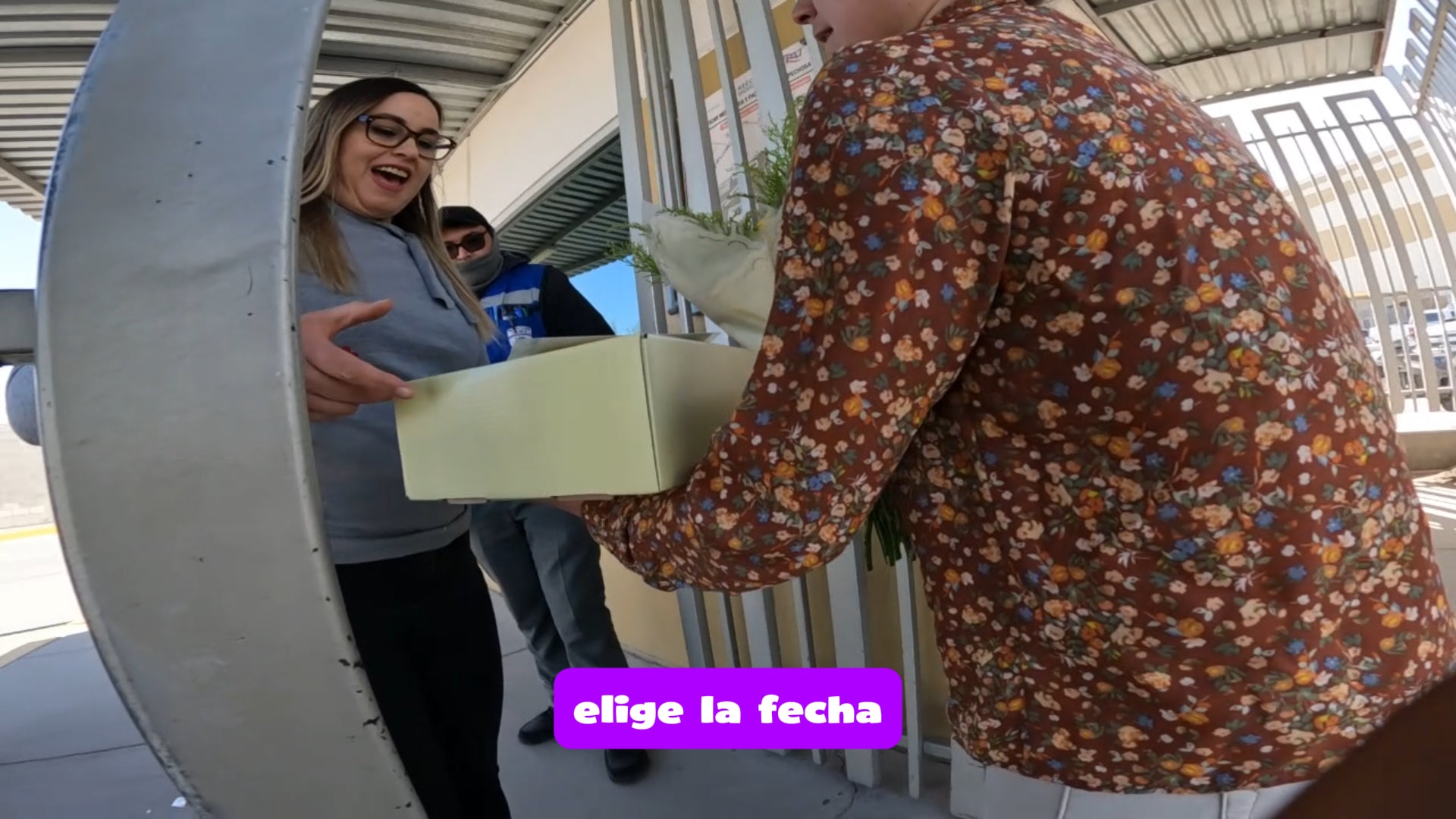 Cargar video: Video ilustrativo de entregas de desayunos sorpresa en cuidad Juárez CHihuahua